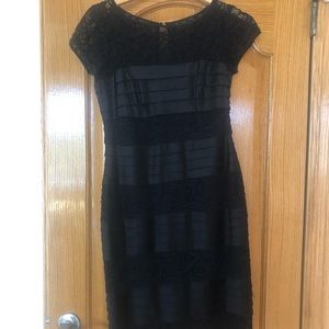 black dress size 6P in excellent condition